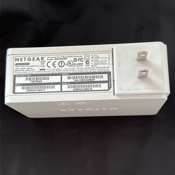 Netgear universal dual band wifi extender model wn3500rp - Picture 2 of 6